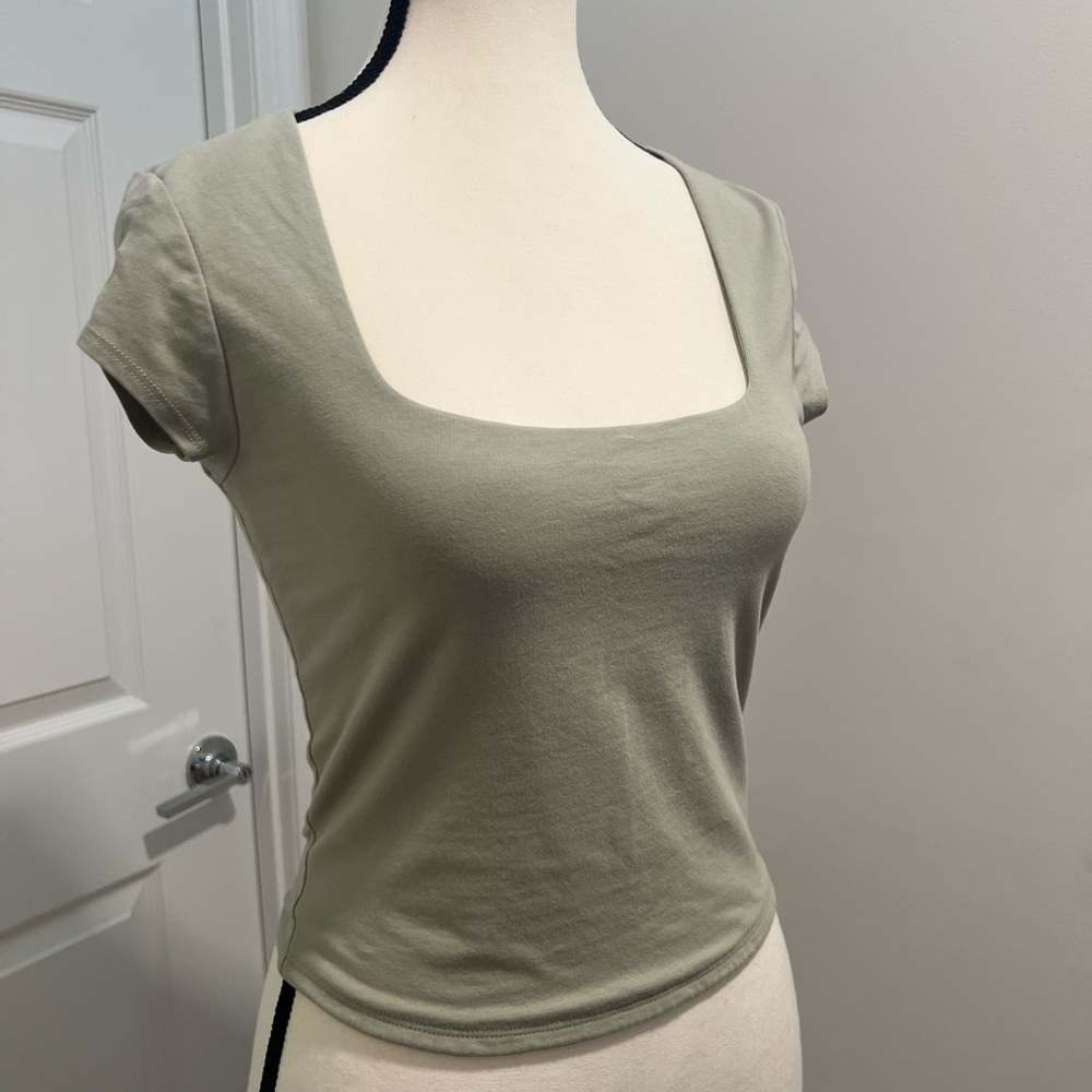 Garage Sage Green Scoop Neck T Shirt Top Size Medium Stretch Basic Tee - Picture 4 of 6